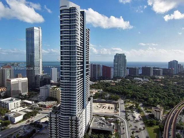 Miami, Florida 33130, United States, 2 Bedrooms Bedrooms, ,2 BathroomsBathrooms,Residential,Active,242040