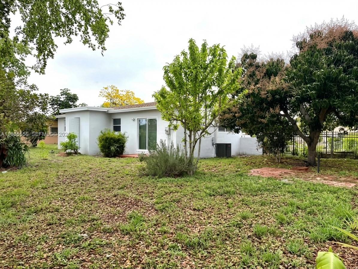 MARK-ALAN MANOR - Residential