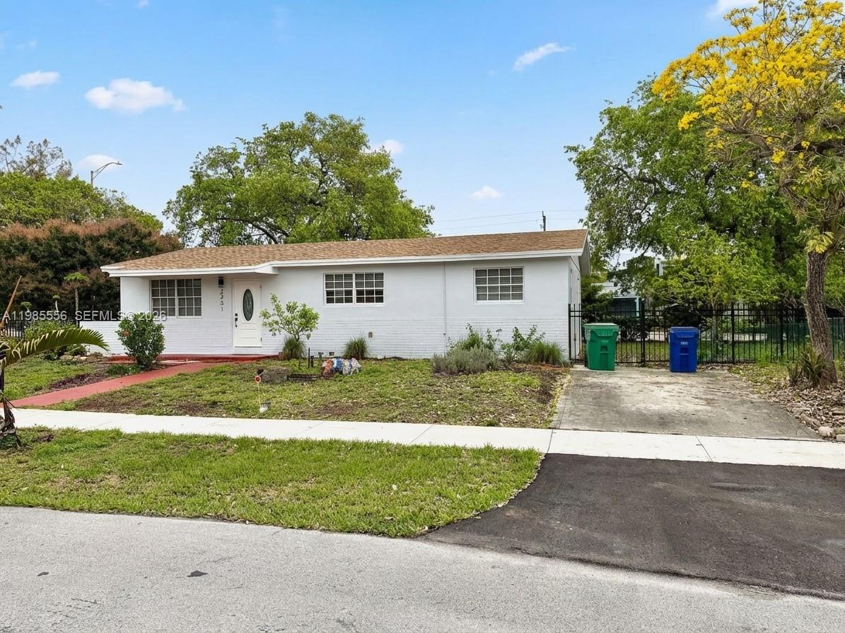 MARK-ALAN MANOR - Residential