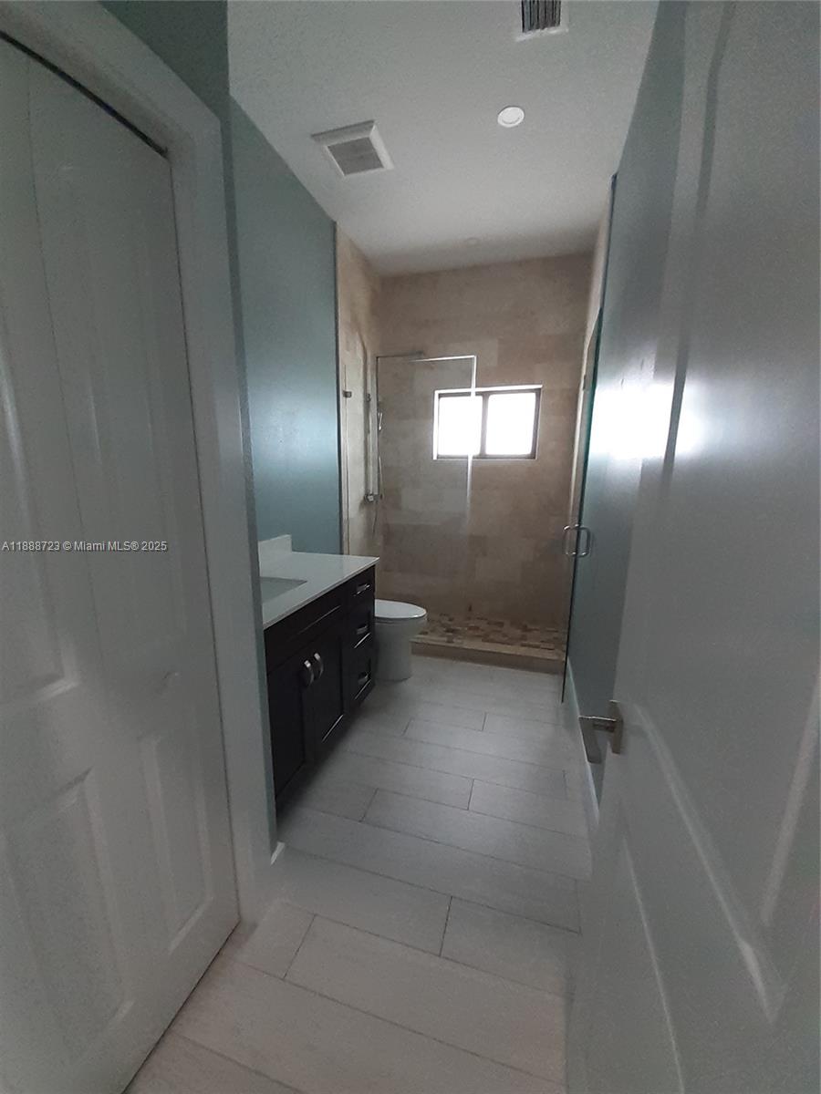LARGO GARDENS - Residential Lease