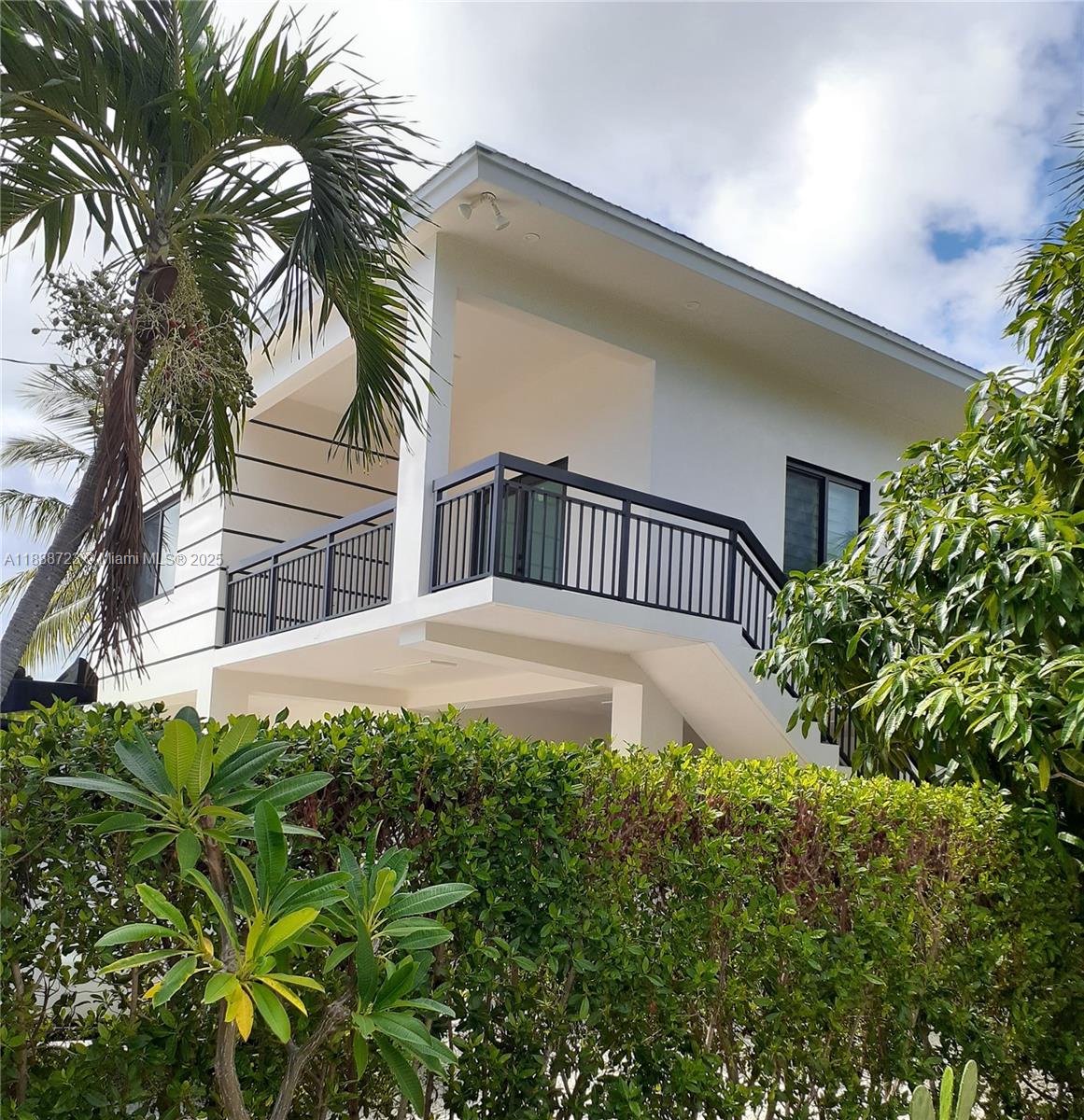 LARGO GARDENS - Residential Lease