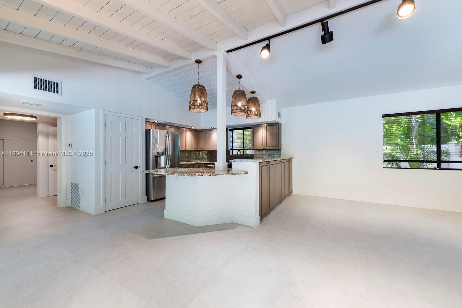 BISCAYNE LAWN AMD PLAT - Residential Lease