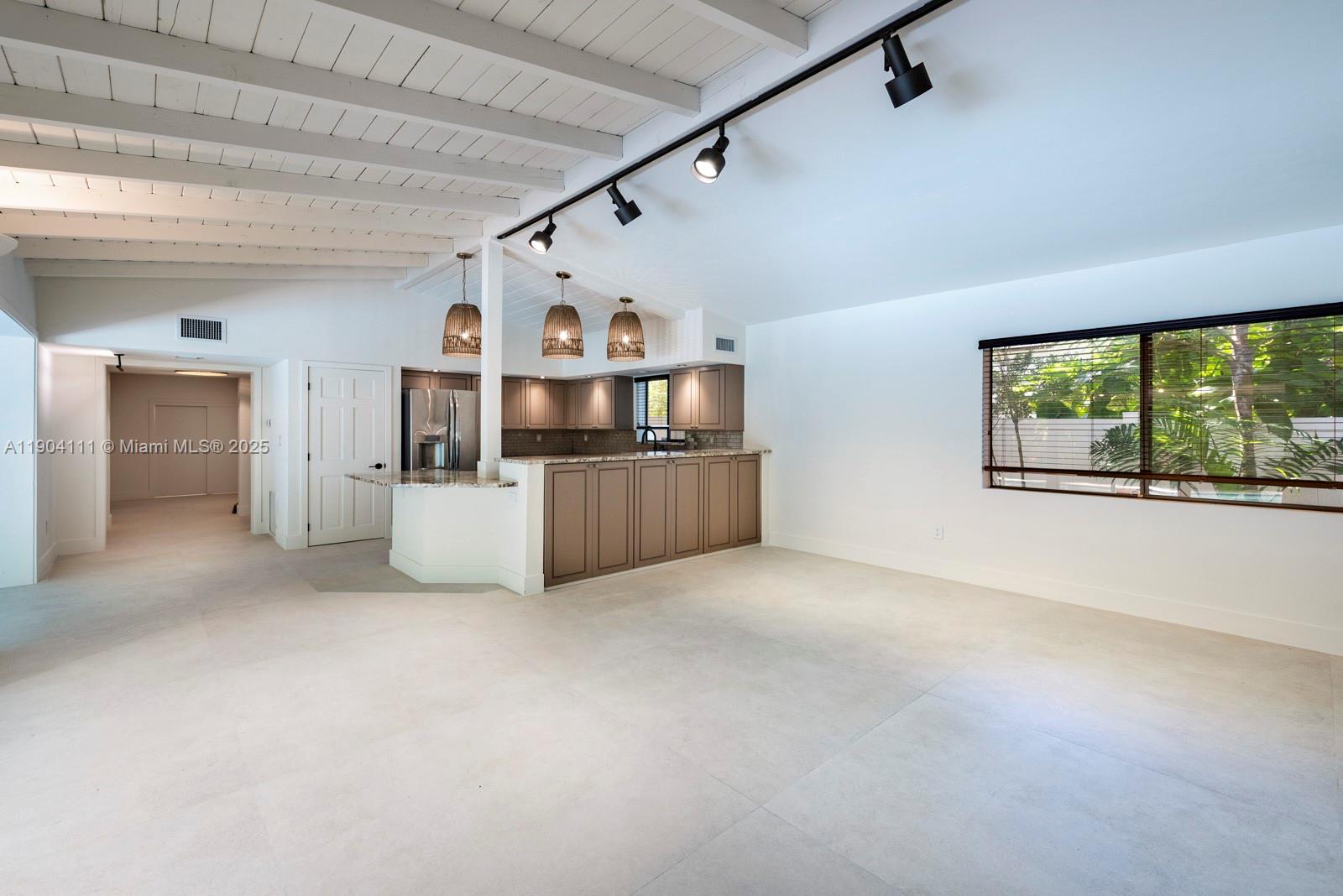 BISCAYNE LAWN AMD PLAT - Residential Lease