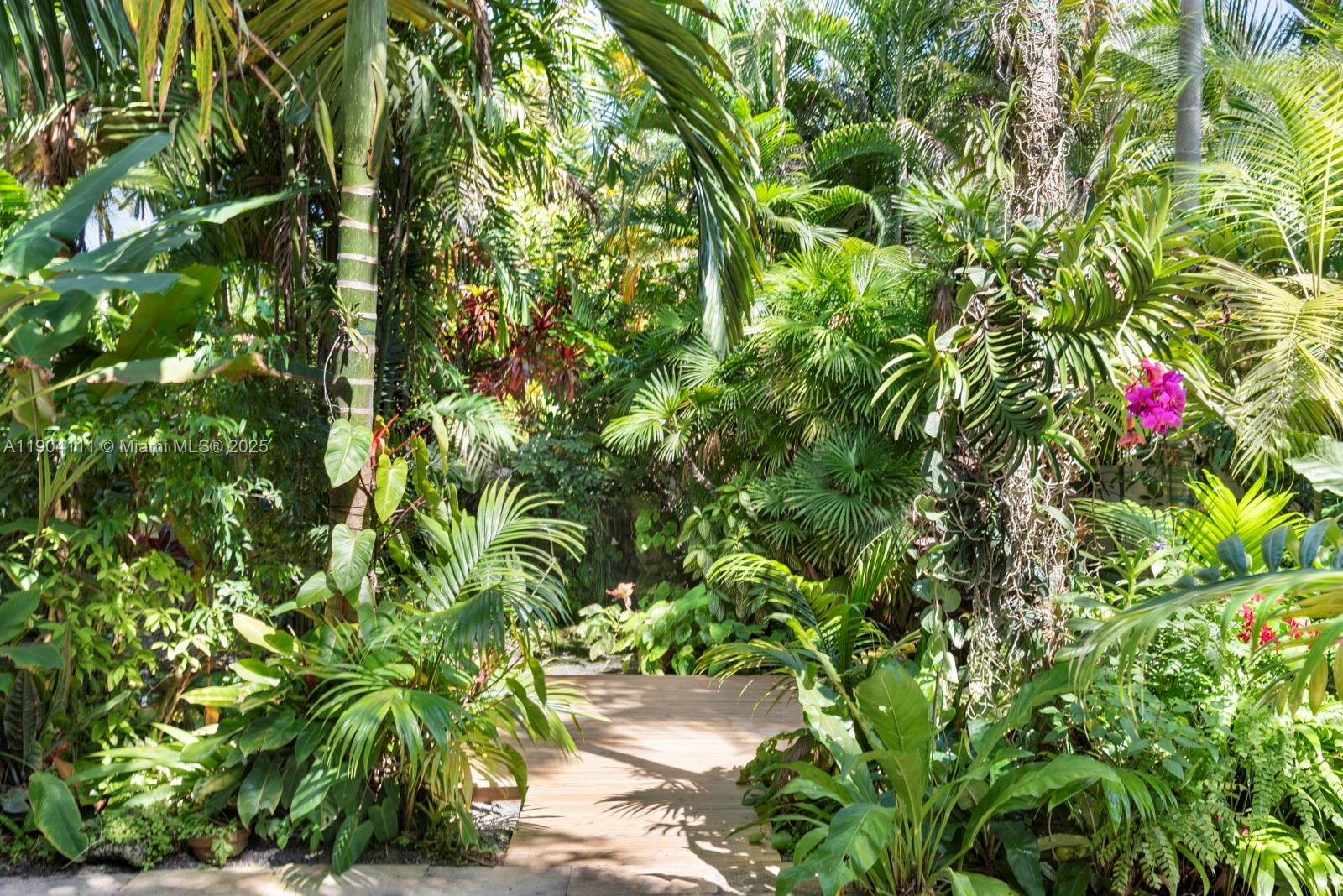 BISCAYNE LAWN AMD PLAT - Residential Lease