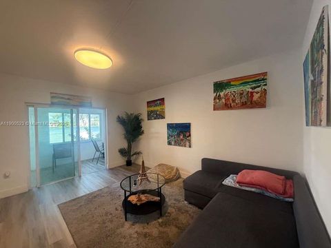 18900 NE 3rd Ct 509 Miami FL 33179