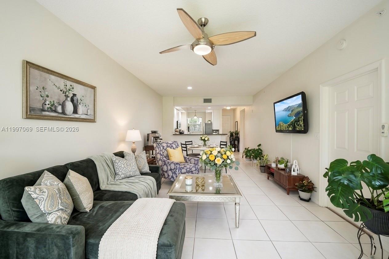 27 Royal Palm Way 102