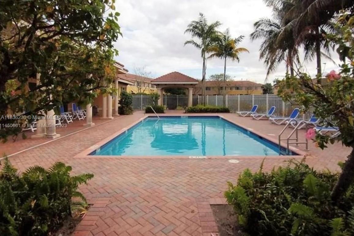 6060 SW 19th Ct 6060
