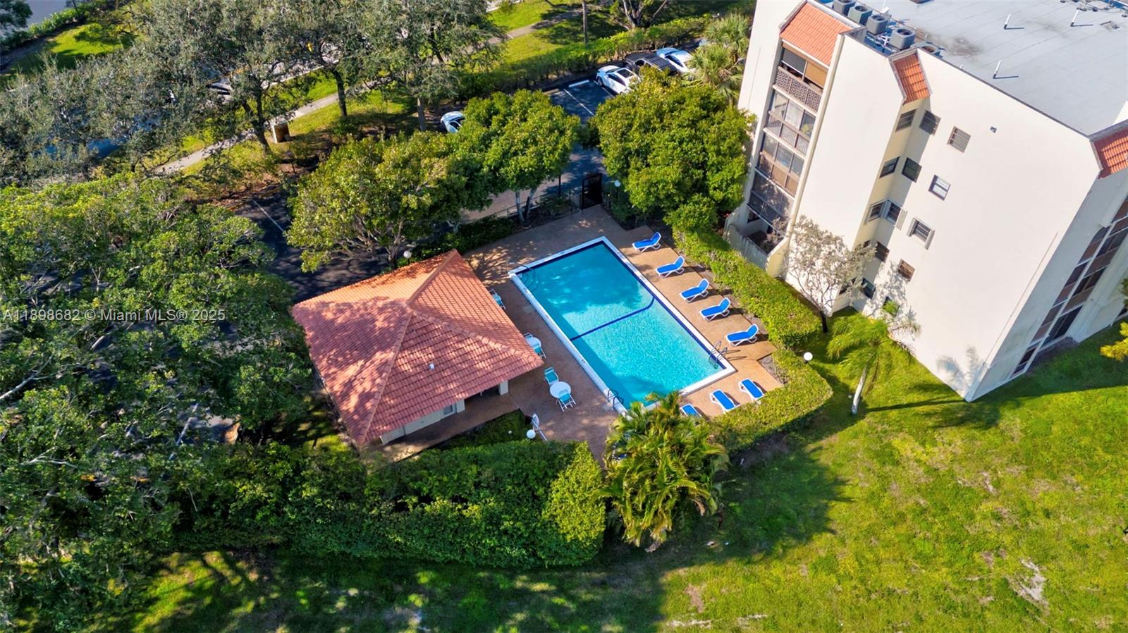 CONDOMINIUM 1 OF ENVIRON - Residential