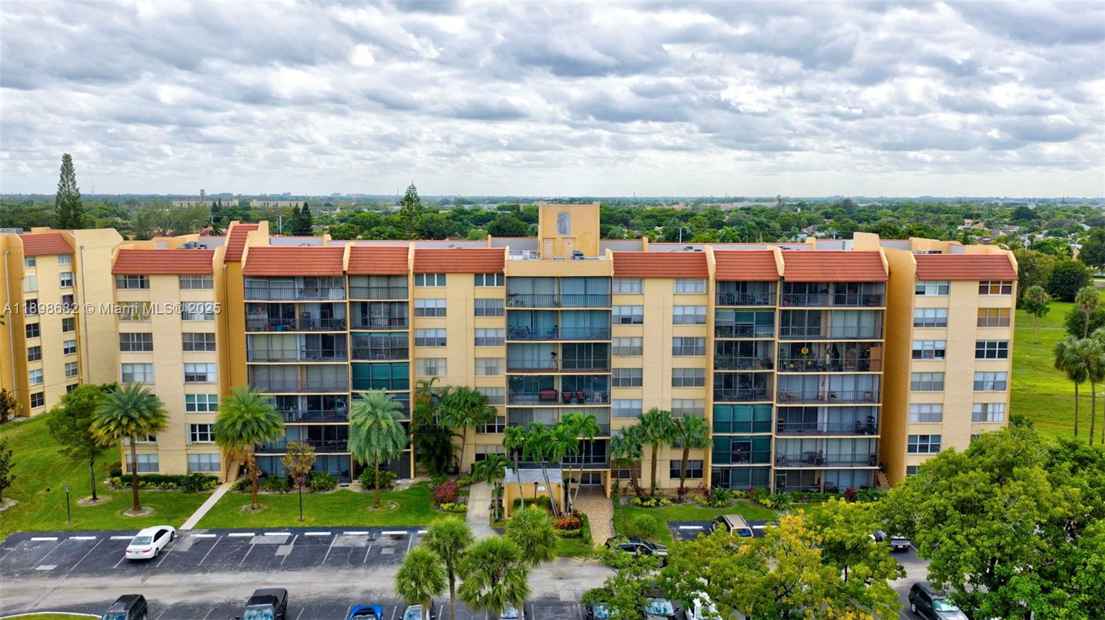 CONDOMINIUM 1 OF ENVIRON - Residential