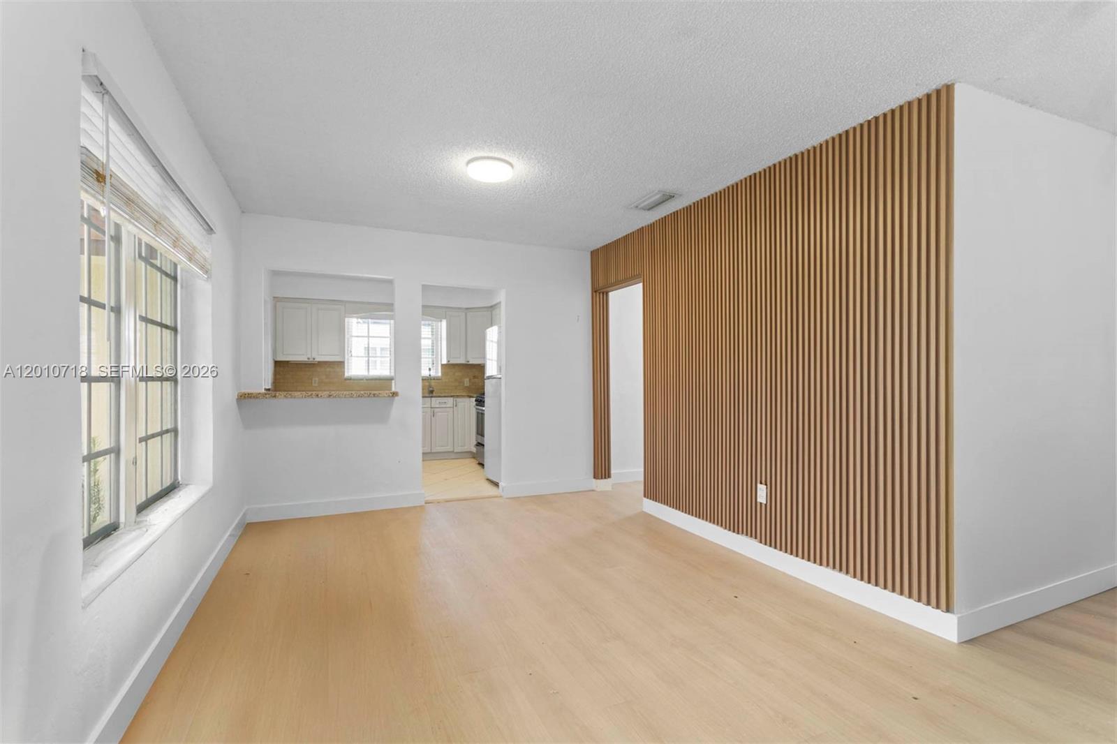 9125 Carlyle Ave