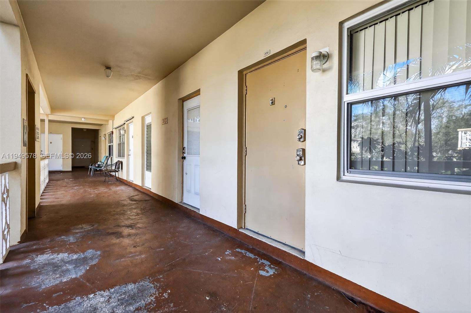 HAMPTON COURT CONDO - Residential