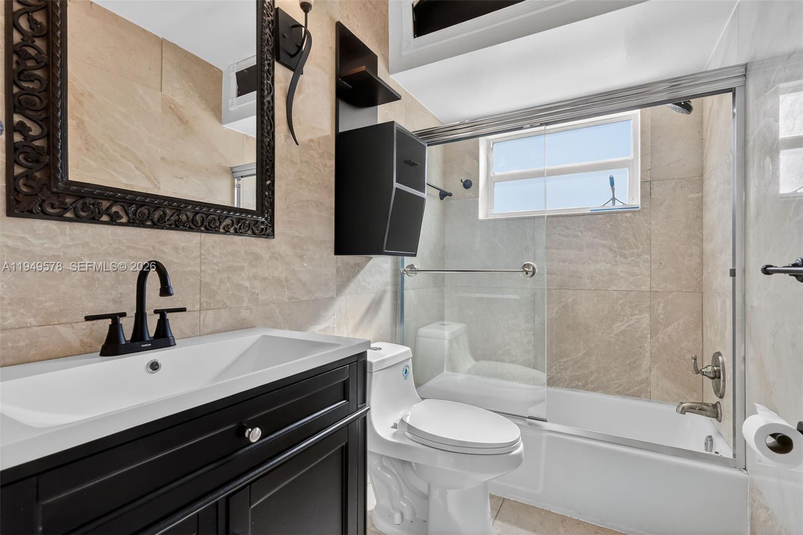 HAMPTON COURT CONDO - Residential