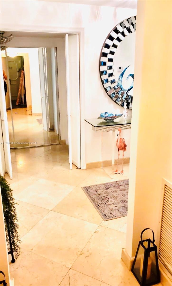 SHORE CLUB CONDO - Residential Lease