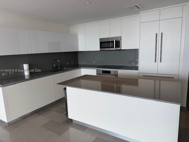 88 SW 7th St 3104