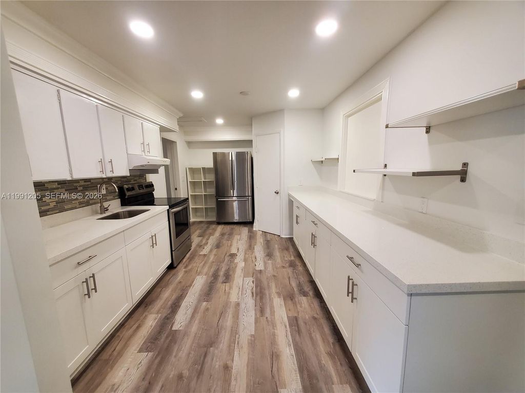 Photo of 126 NW 8th Ave #1, Hallandale Beach, FL 33009 (MLS # A11991205)