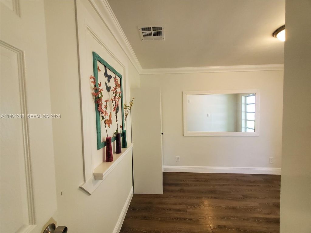 Photo of 126 NW 8th Ave #1, Hallandale Beach, FL 33009 (MLS # A11991205)