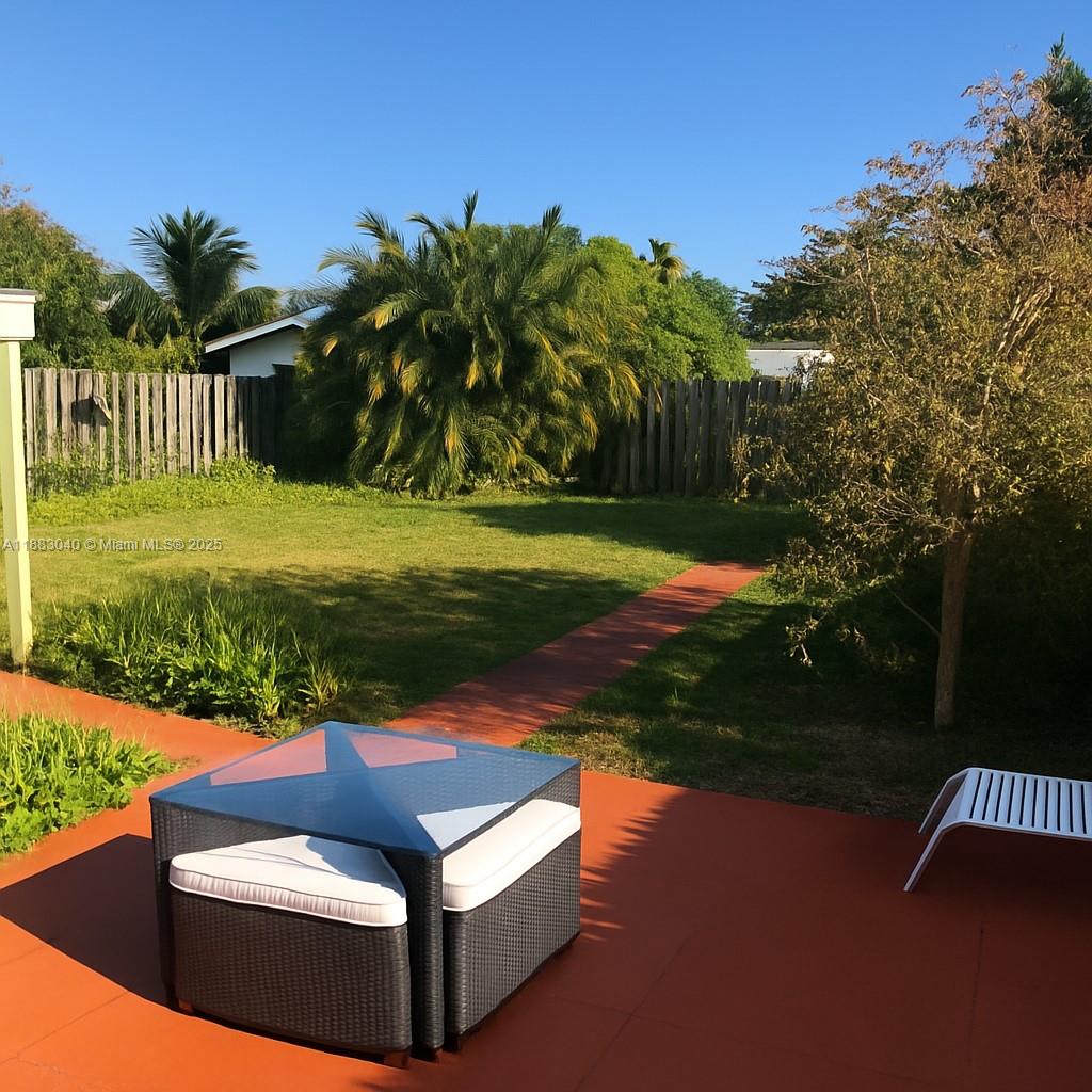 HOLLYWOOD PARK - Residential Lease