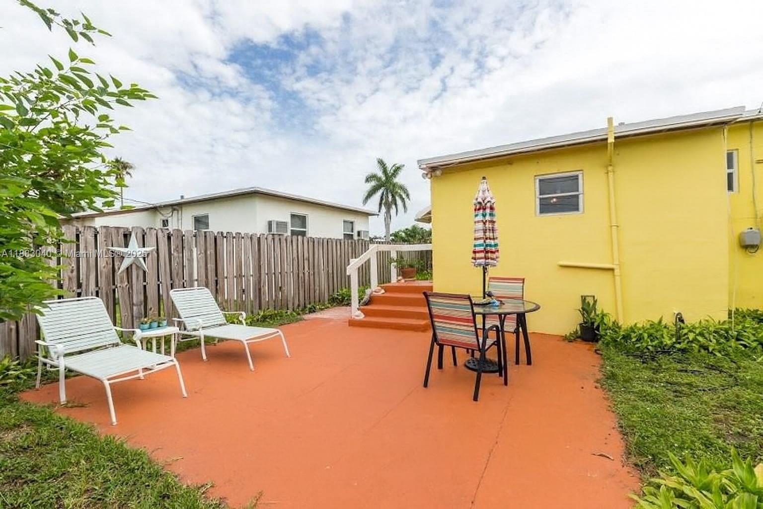 HOLLYWOOD PARK - Residential Lease