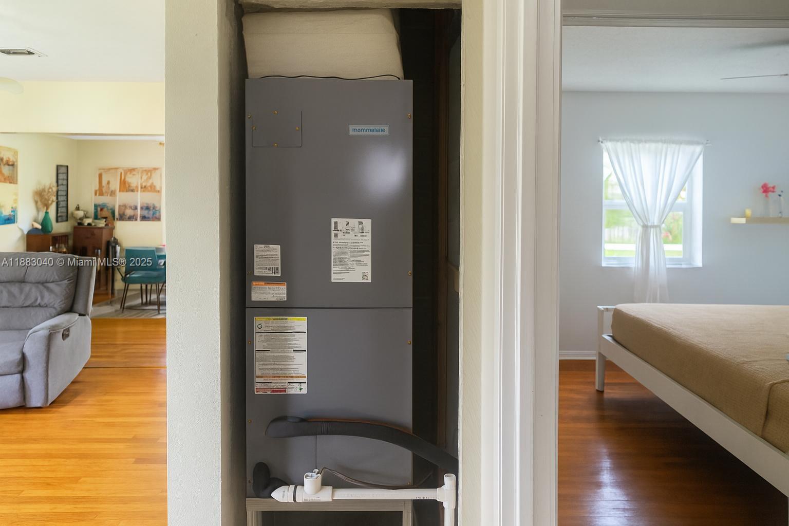 HOLLYWOOD PARK - Residential Lease