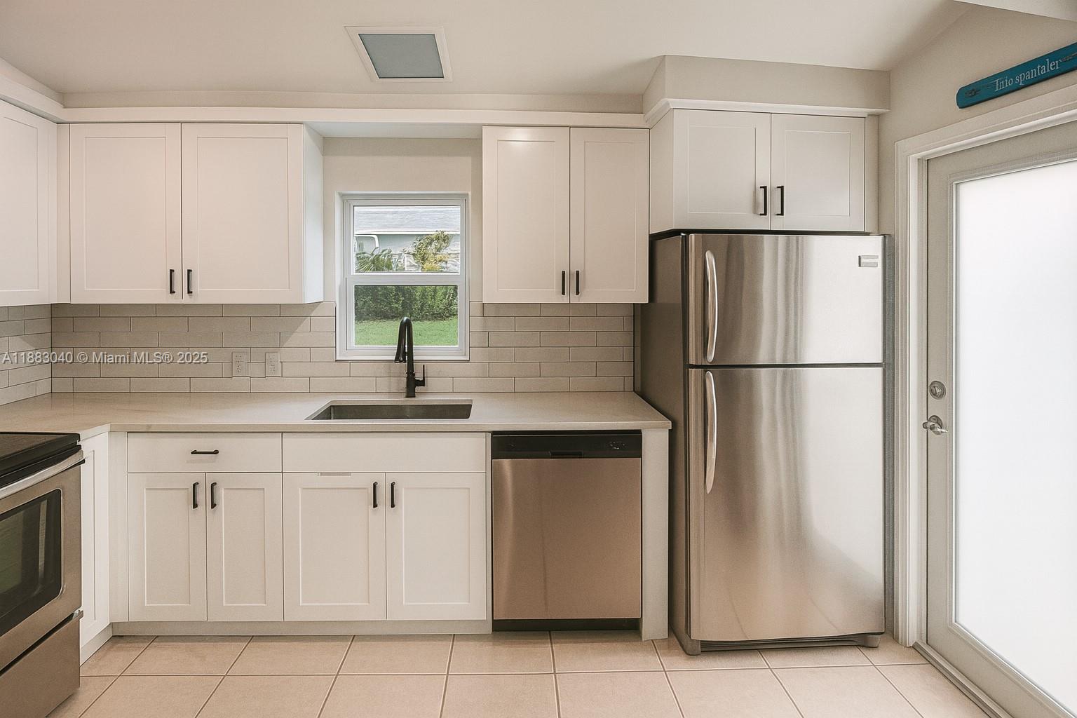 HOLLYWOOD PARK - Residential Lease