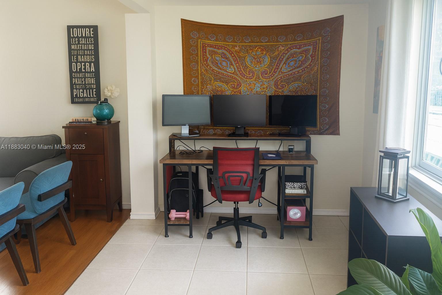 HOLLYWOOD PARK - Residential Lease