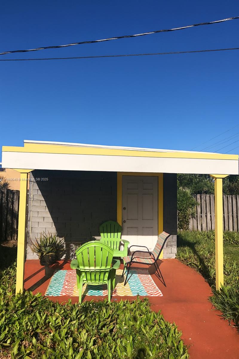 HOLLYWOOD PARK - Residential Lease