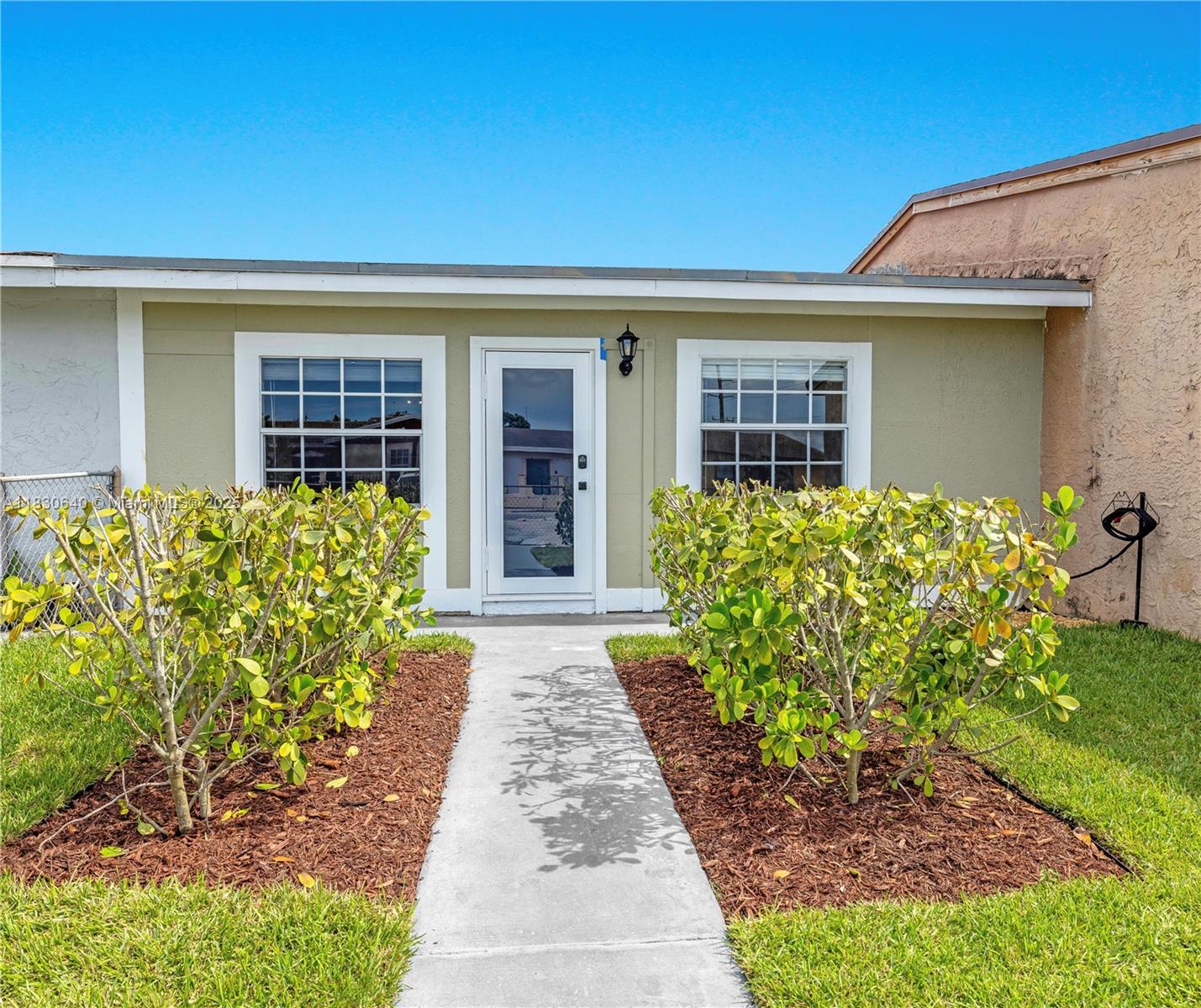 VISTA VERDE TOWNHOUSE SEC - Residential