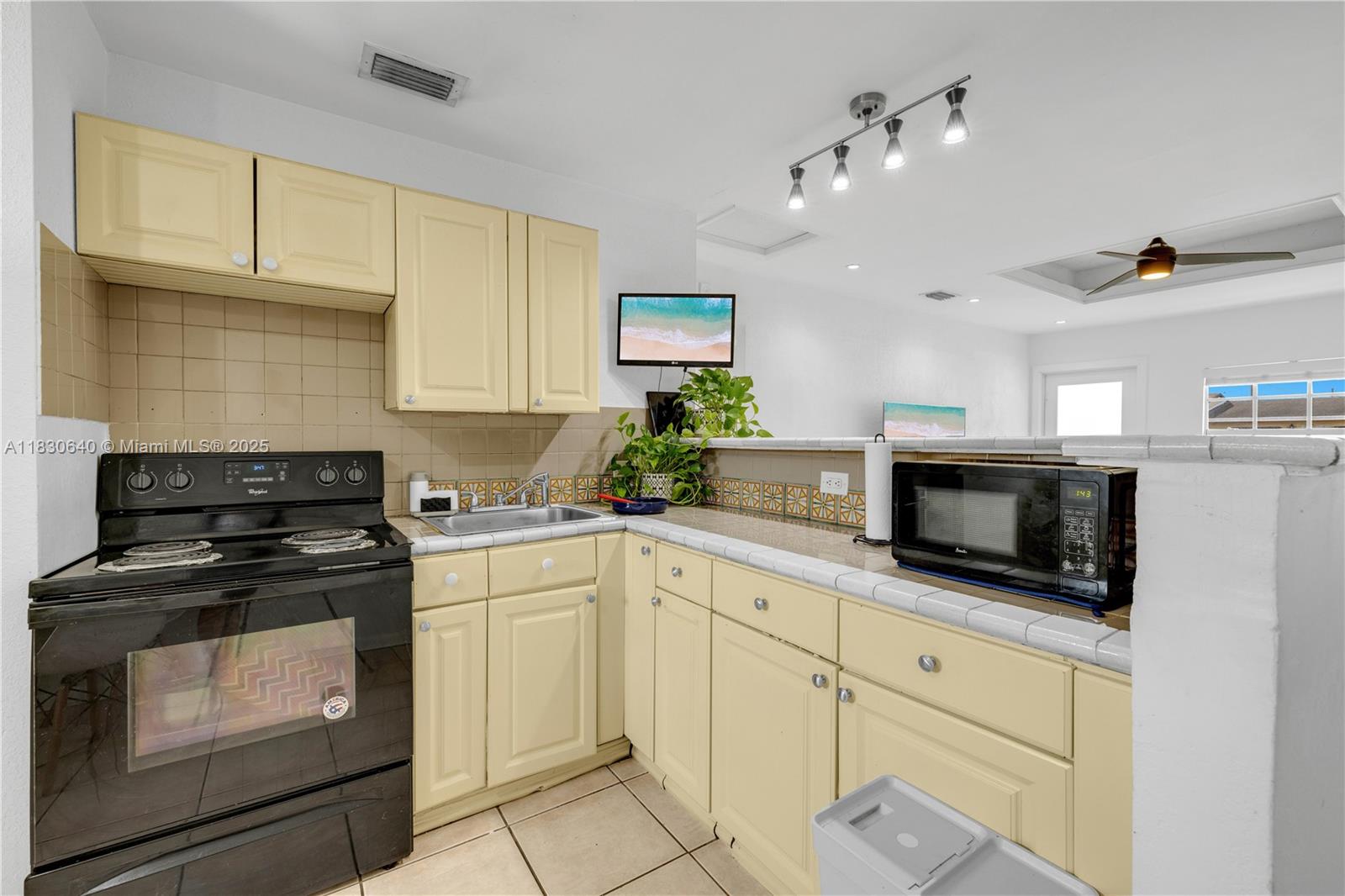 VISTA VERDE TOWNHOUSE SEC - Residential