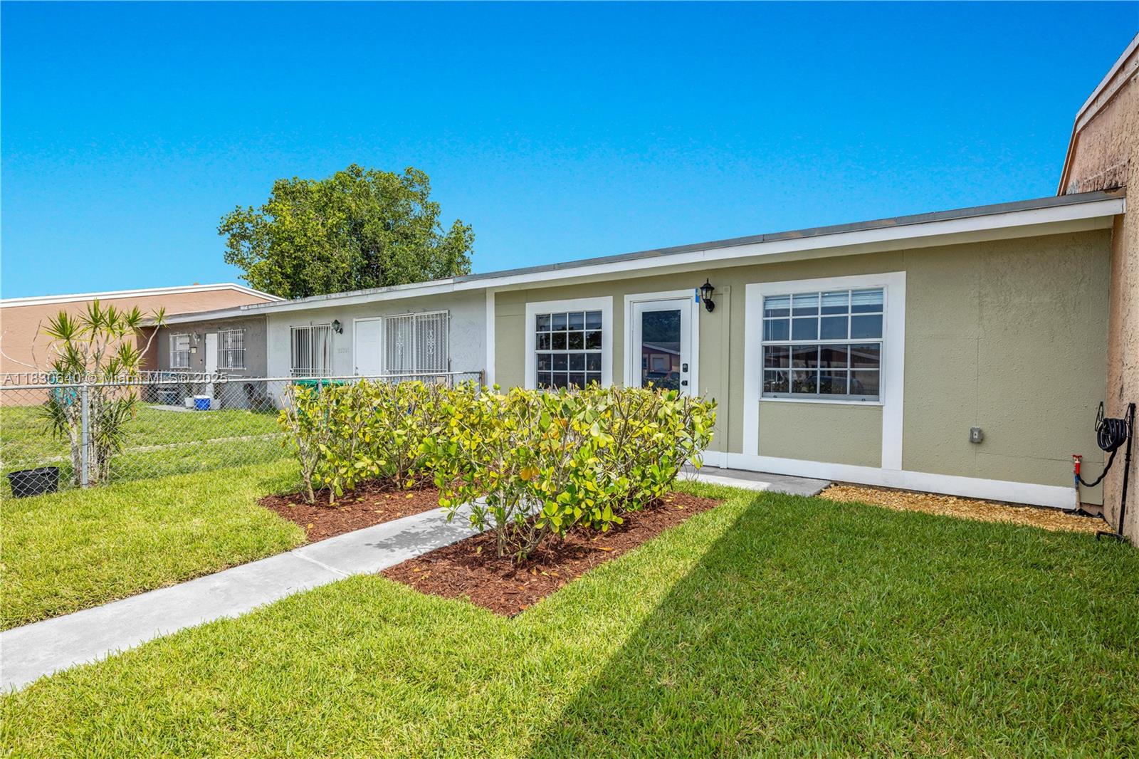 VISTA VERDE TOWNHOUSE SEC - Residential