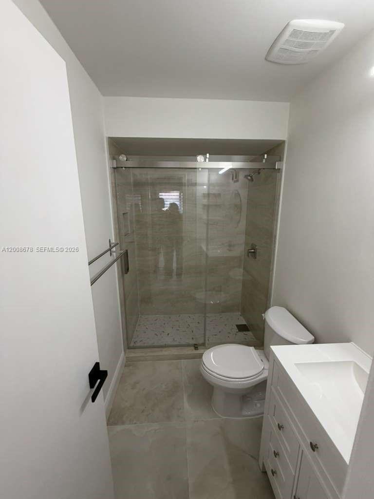 KENDALL LKS E LAKEVIEW TH - Residential