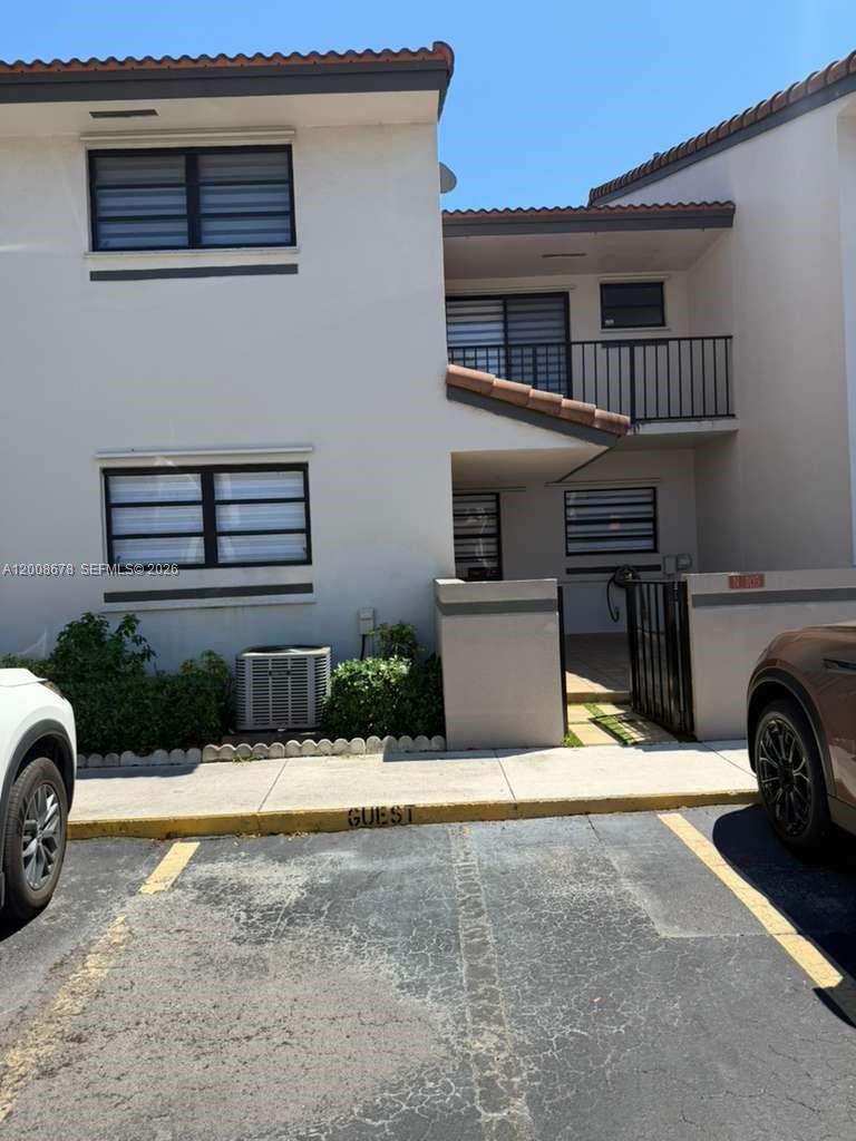 KENDALL LKS E LAKEVIEW TH - Residential