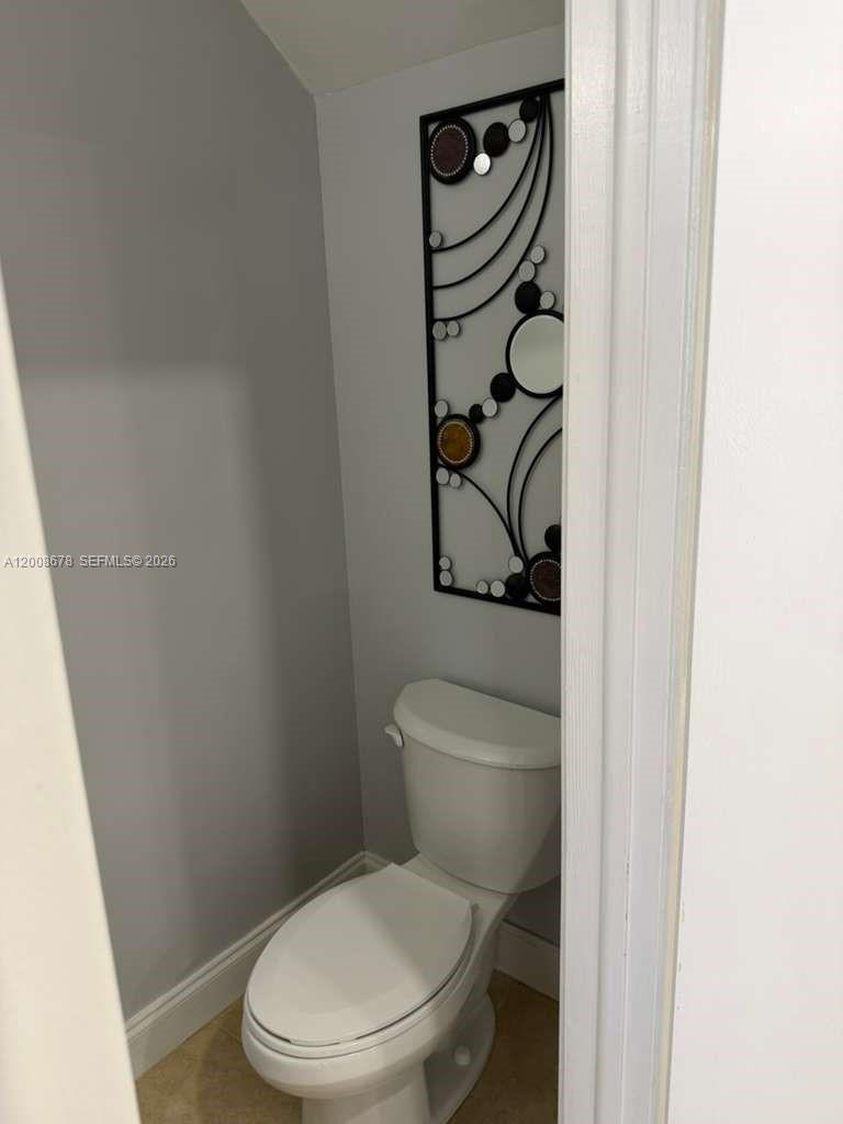 KENDALL LKS E LAKEVIEW TH - Residential