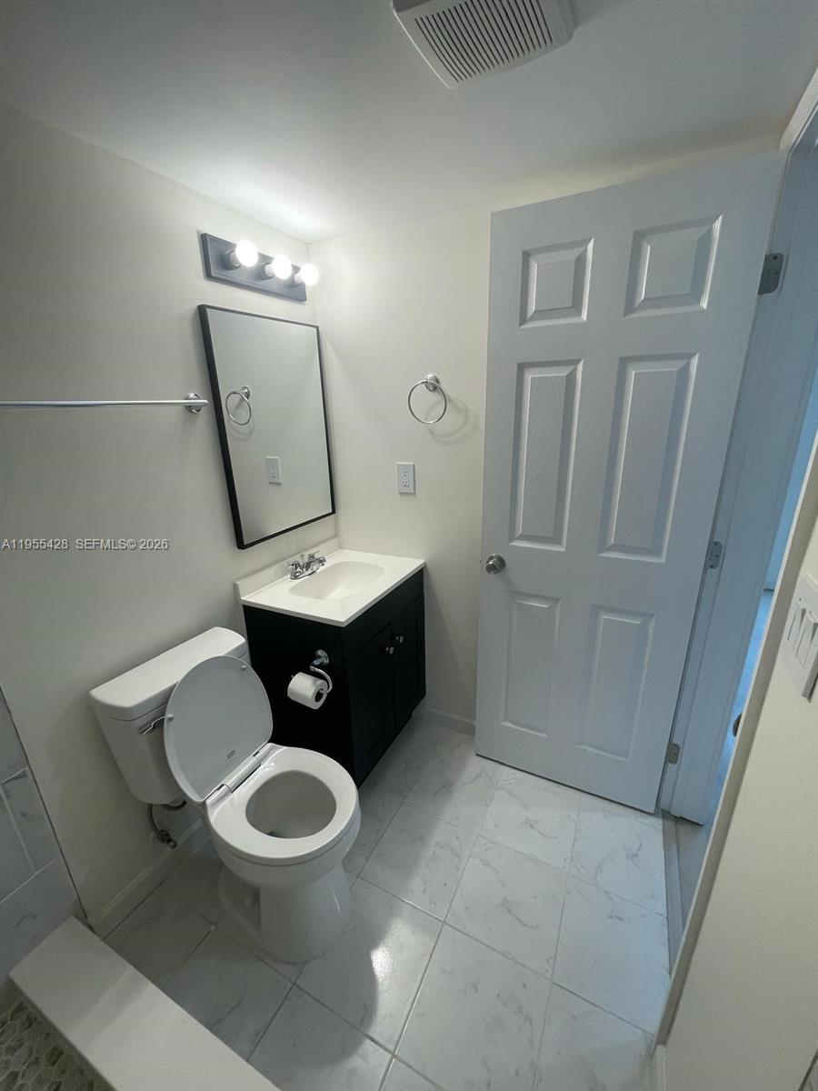 04087 COURTYARDS AT MAYPOR - Residential