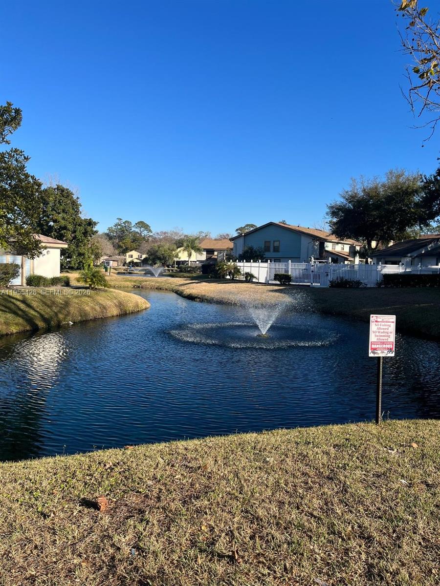 04087 COURTYARDS AT MAYPOR - Residential