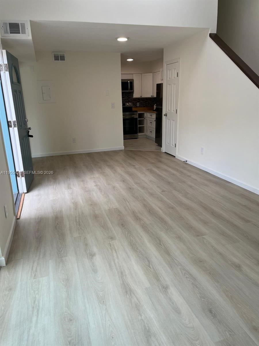 04087 COURTYARDS AT MAYPOR - Residential