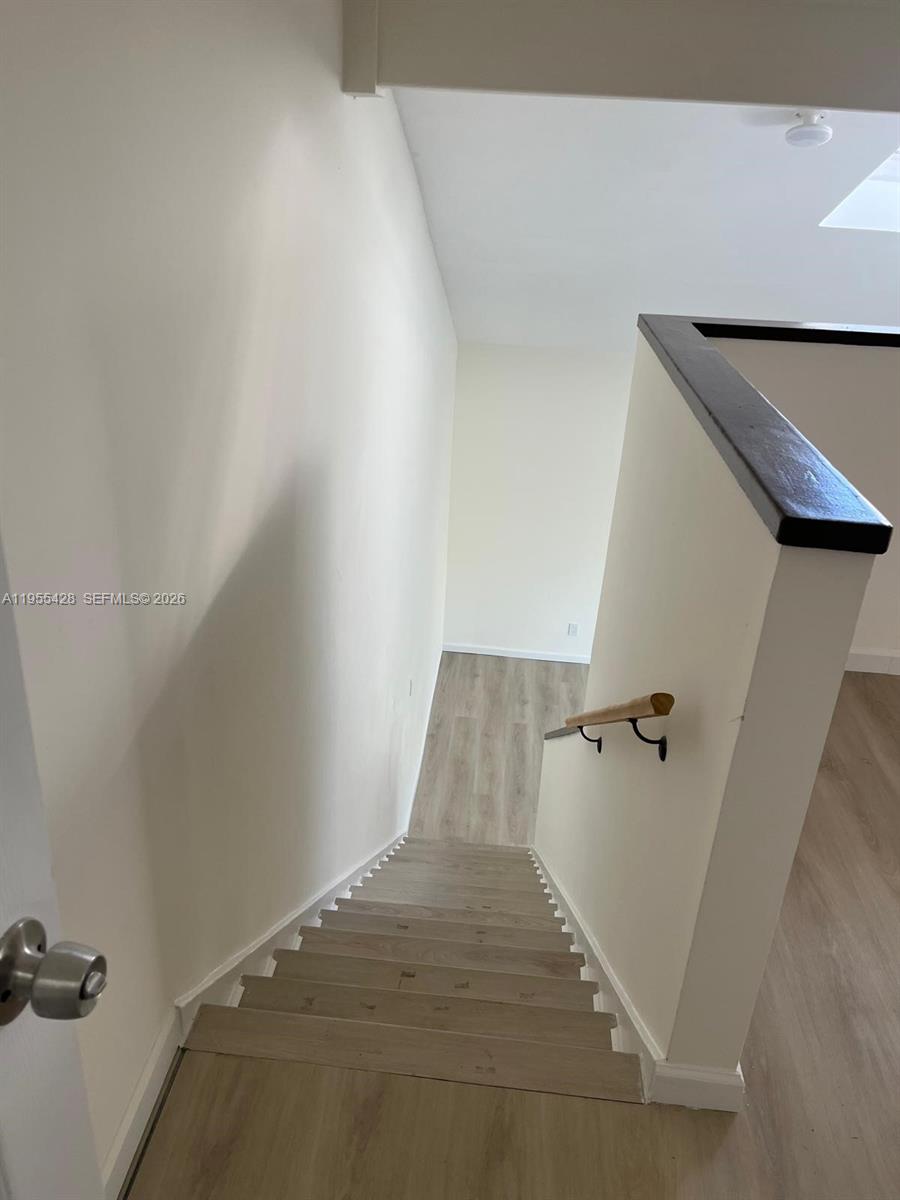 04087 COURTYARDS AT MAYPOR - Residential