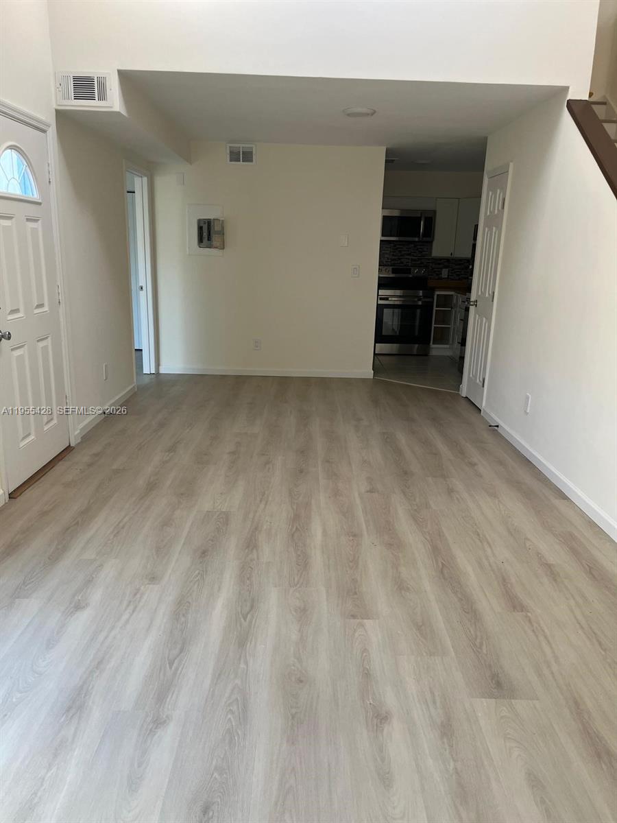 04087 COURTYARDS AT MAYPOR - Residential