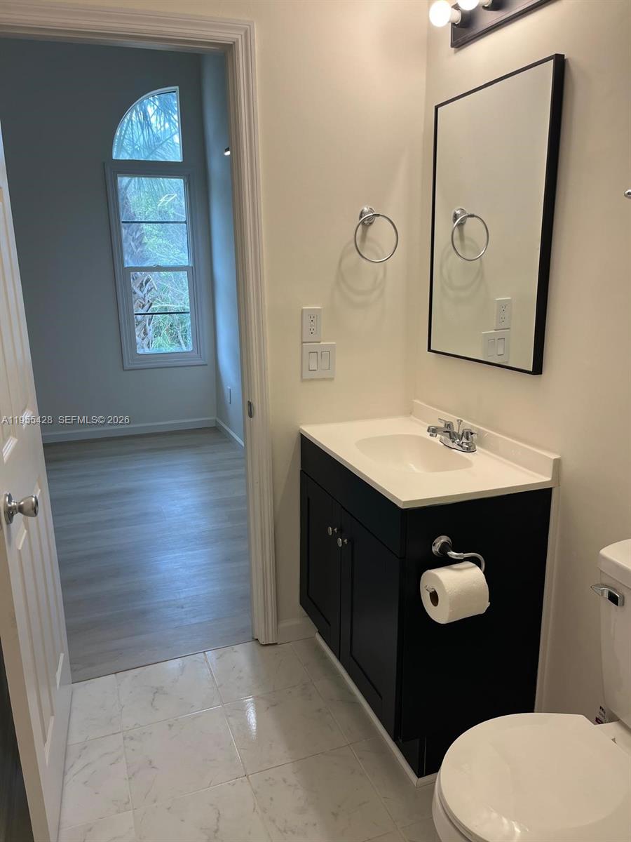 04087 COURTYARDS AT MAYPOR - Residential