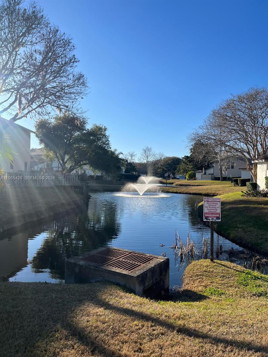 04087 COURTYARDS AT MAYPOR - Residential
