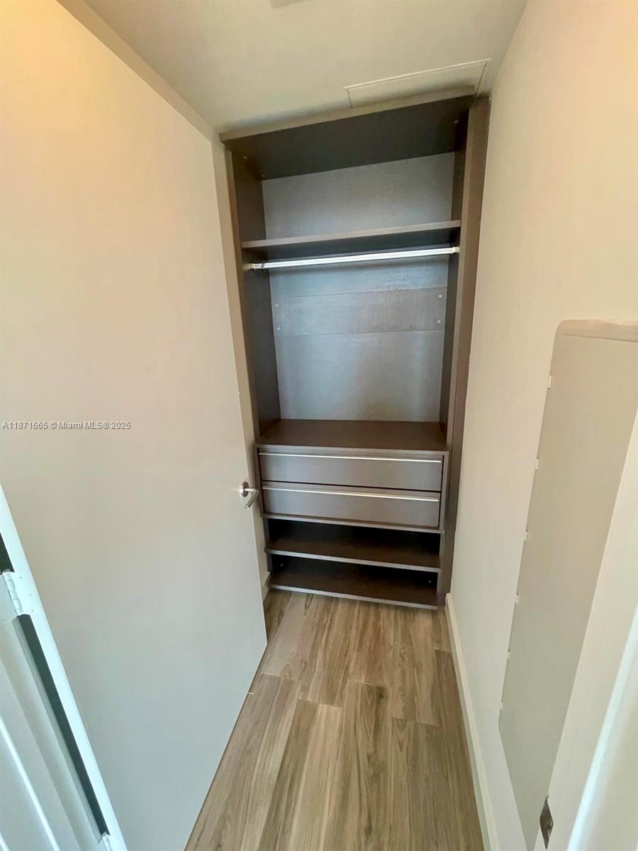 ICON BAY CONDO - Residential Lease