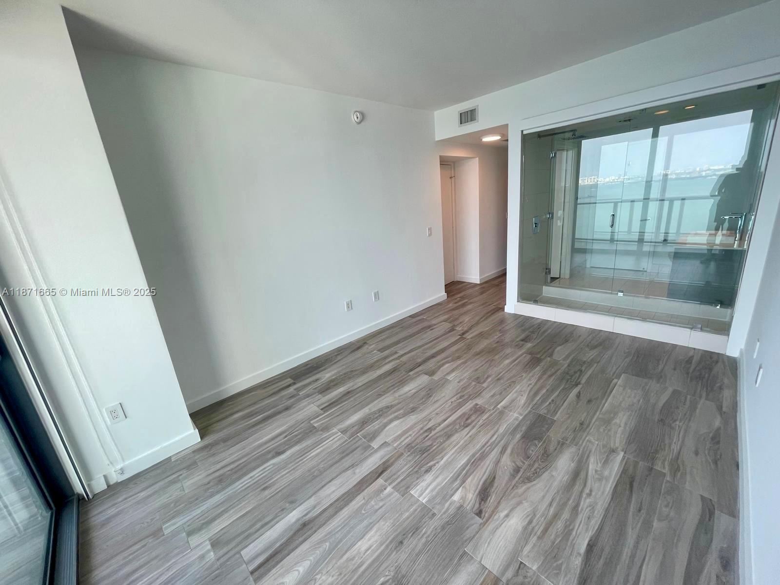 ICON BAY CONDO - Residential Lease