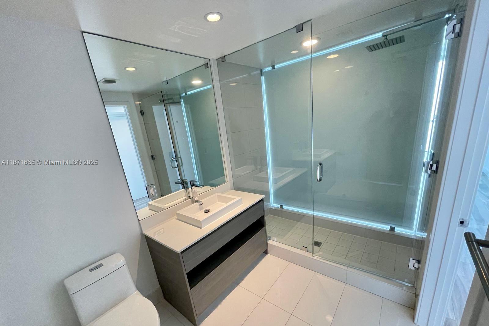 ICON BAY CONDO - Residential Lease