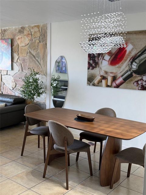 8411 NW 8th St 405 Miami FL 33126