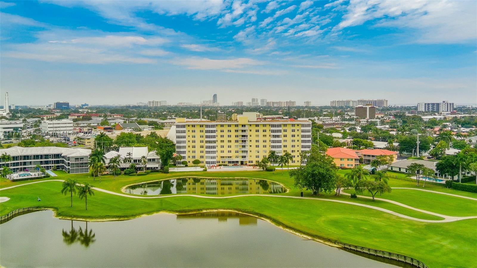 2500 Ne 48th Ln 802, Fort Lauderdale, Broward County, Florida - 3 Bedrooms  
2 Bathrooms - 