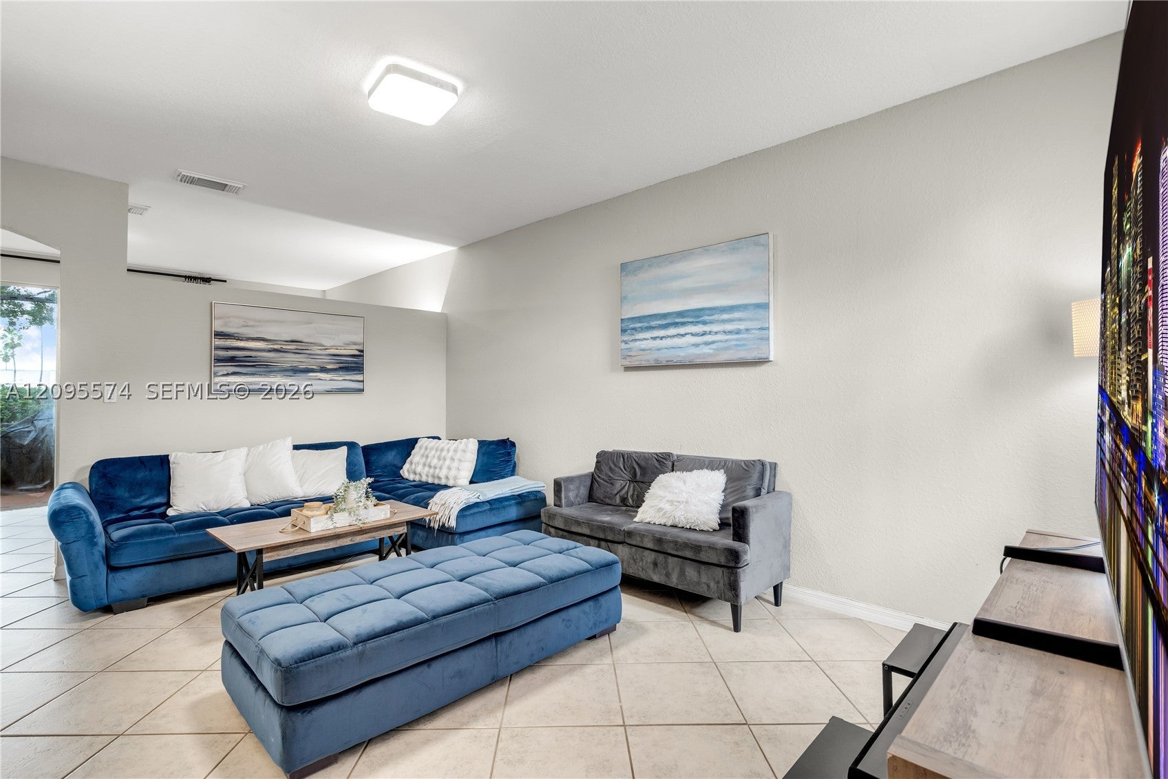 916 NW 135th Ter