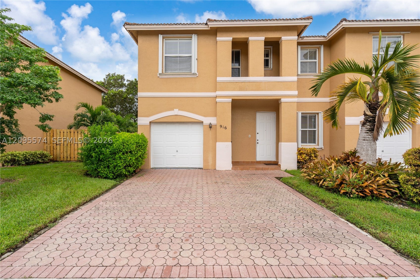 916 NW 135th Ter