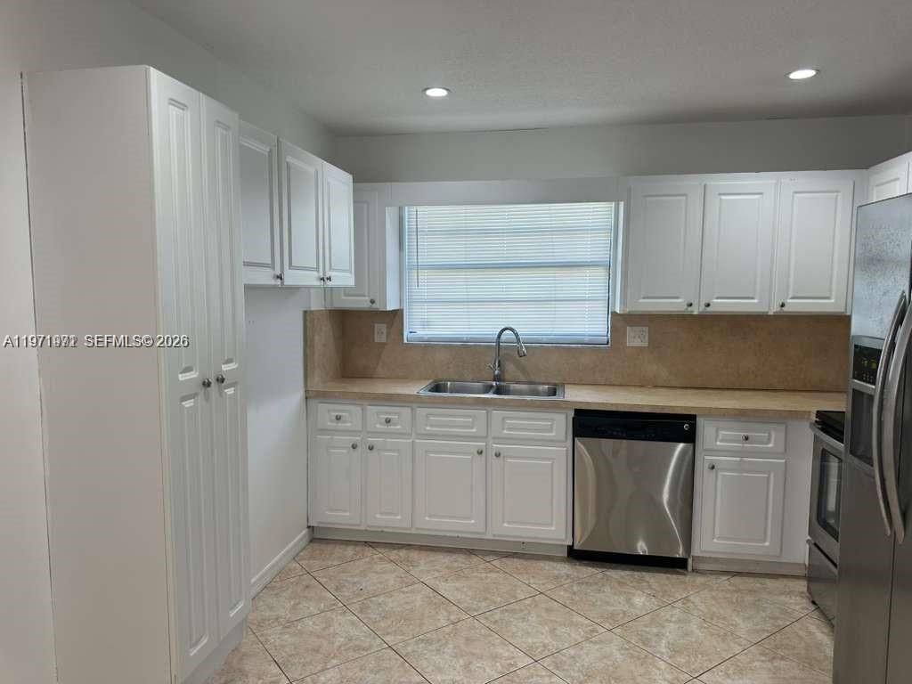 Photo of 208 SW 2nd Ave, Hallandale Beach, FL 33009 (MLS # A11971971)