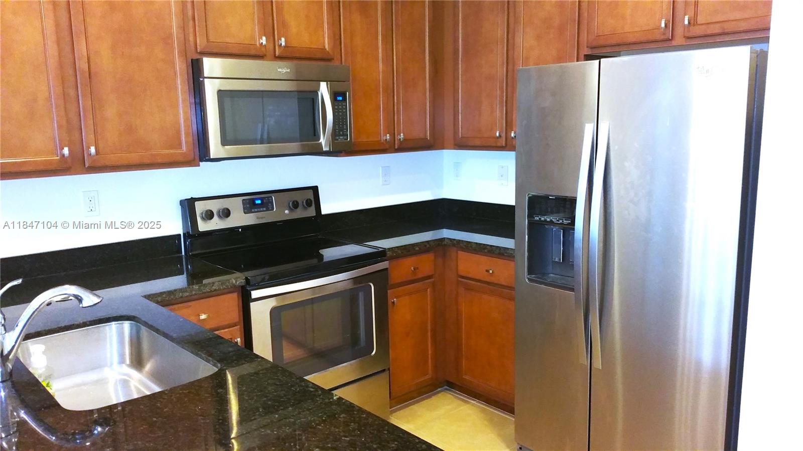 EASY TO SHOW! Discover this charming first-floor condo (no stairs to climb), featuring 2 bedrooms and 2 bathrooms. Enjoy a spacious living area with plenty of natural light. The primary bedroom offers ample space and generous closet storage. Located in a vibrant community, you'll have easy access to Whole Foods, great restaurants and cafes, gyms, and a Pilates studio, all just a short walk away.
*MOVE IN WITH JUST FIRST MONTH AND SECURITY DEPOSIT*
Embrace a lifestyle of comfort and convenience in this Cobblestone gem! Rent includes basic cable and internet. HOA minimum credit score 680.
Cobblestone was built in 2006 with the concept of relax and enjoy the common areas: Gym, walking pad, play ground, club house and pool surround by a beautiful gardens. Guard-Gated community.