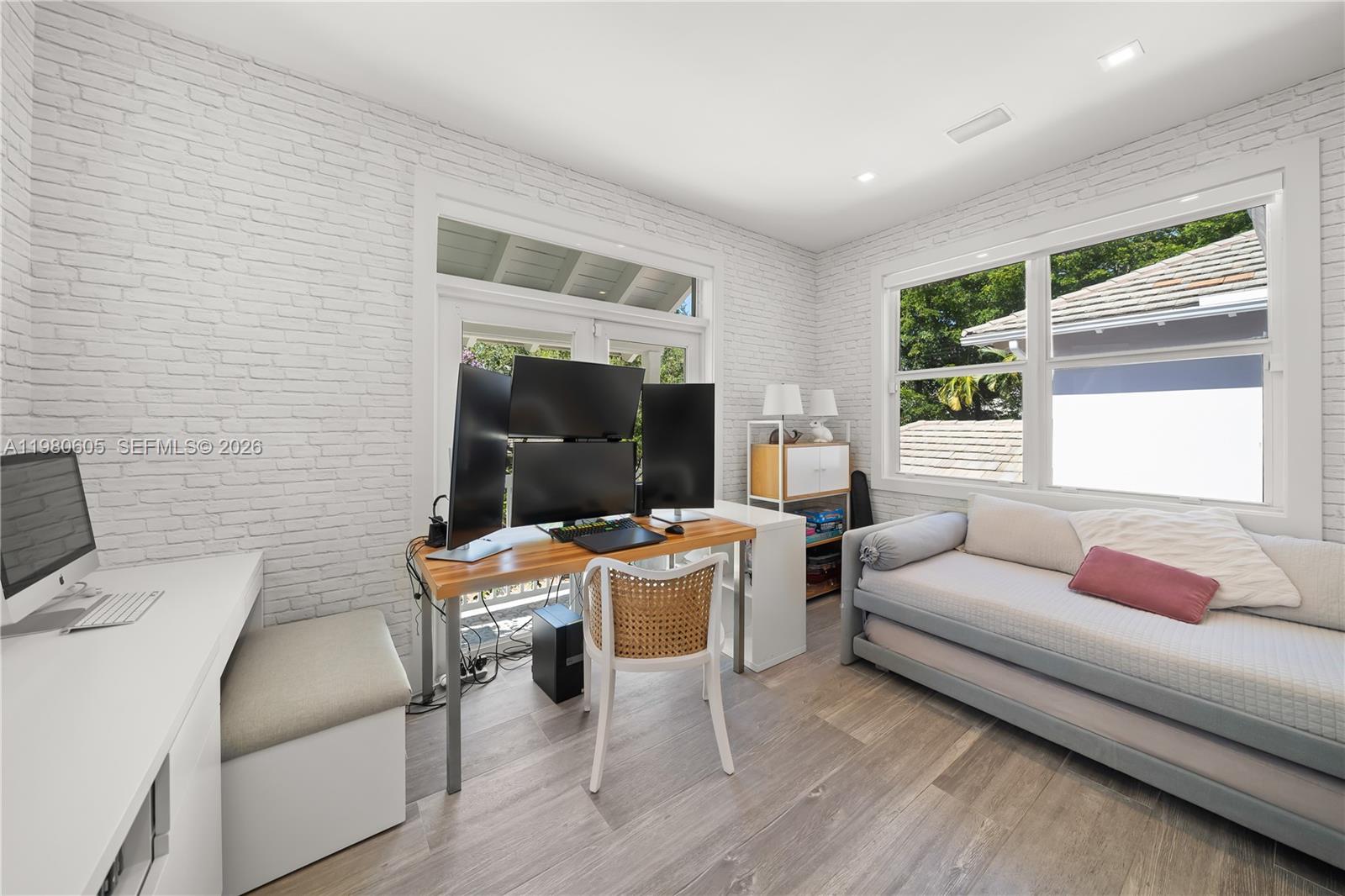 SHAW PROPERTY - Residential