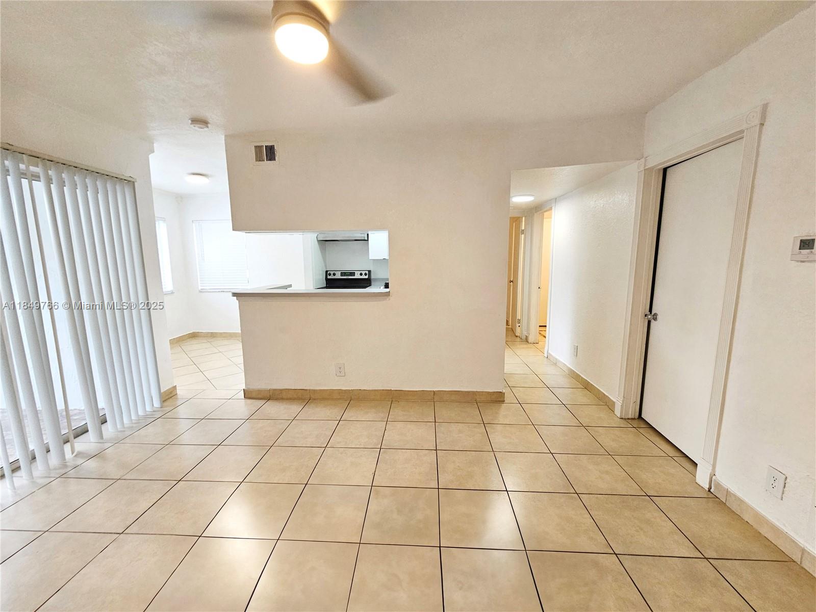 5740 Rock Island Rd 274, Tamarac, FL, 33319/$169,000 2 5740 Rock Island Rd 274